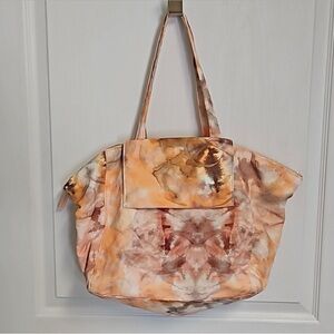 New Vince Camuto Lohna Nylon Tote Tye dye peach 🍑
